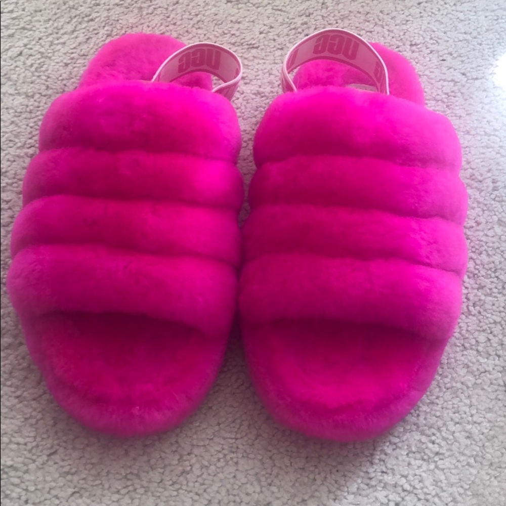 UGG SANDALS